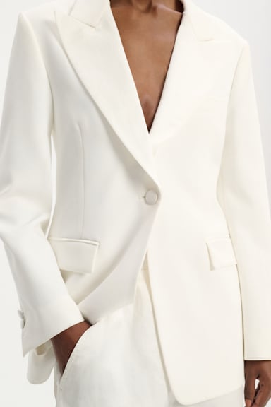 Dorothee Schumacher Tuxedo-style blazer with a satin lapel light cream
