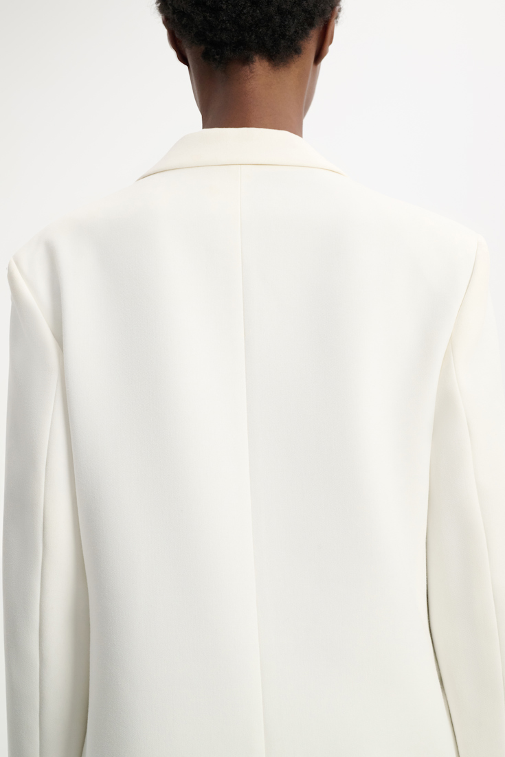 Dorothee Schumacher Tuxedo-style blazer with a satin lapel light cream