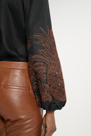 Dorothee Schumacher Linen blouse with contrast broderie anglaise pure black