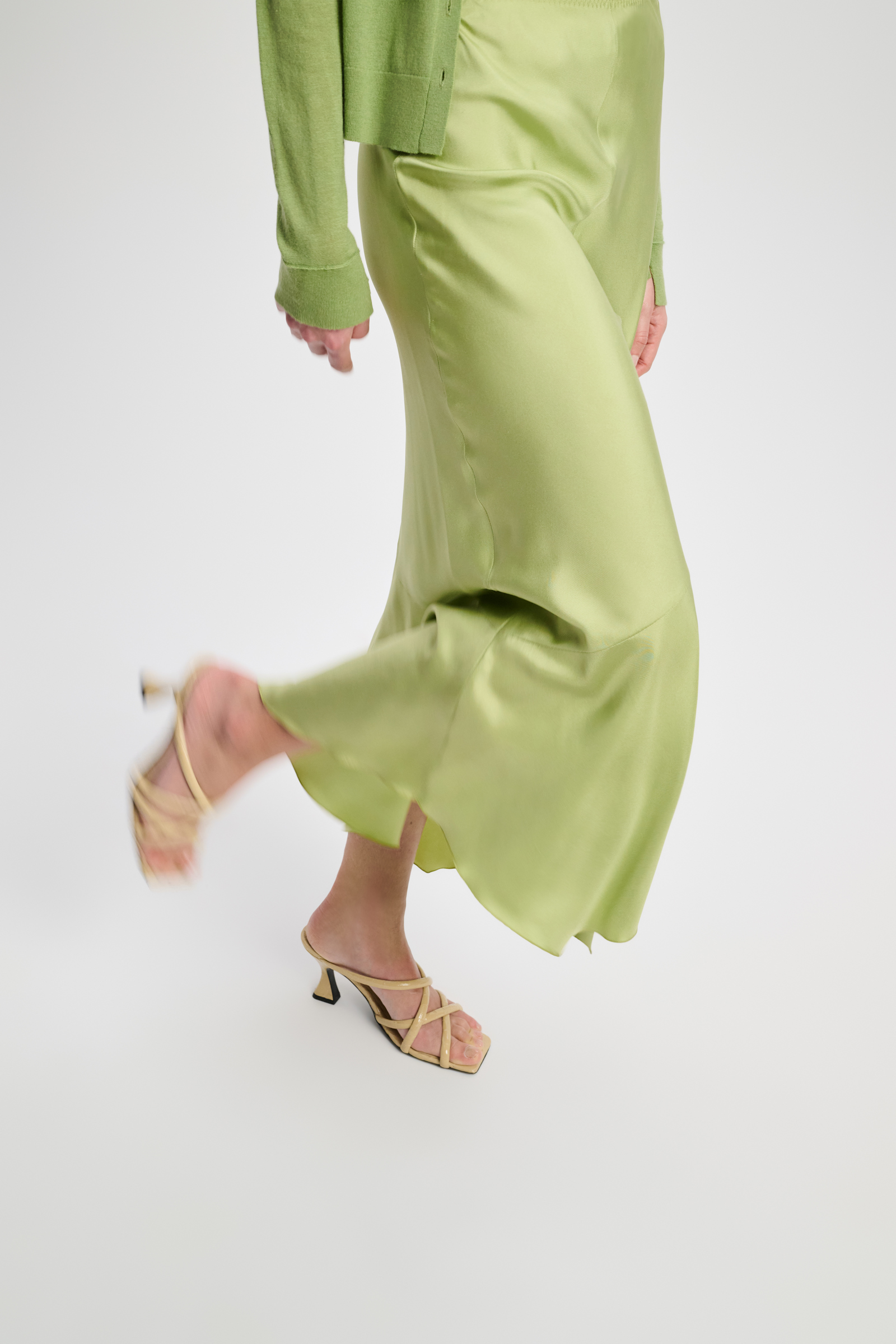 Dorothee Schumacher Rock aus Seidentwill im Lingerie-Style mit Spitzendetails happy green