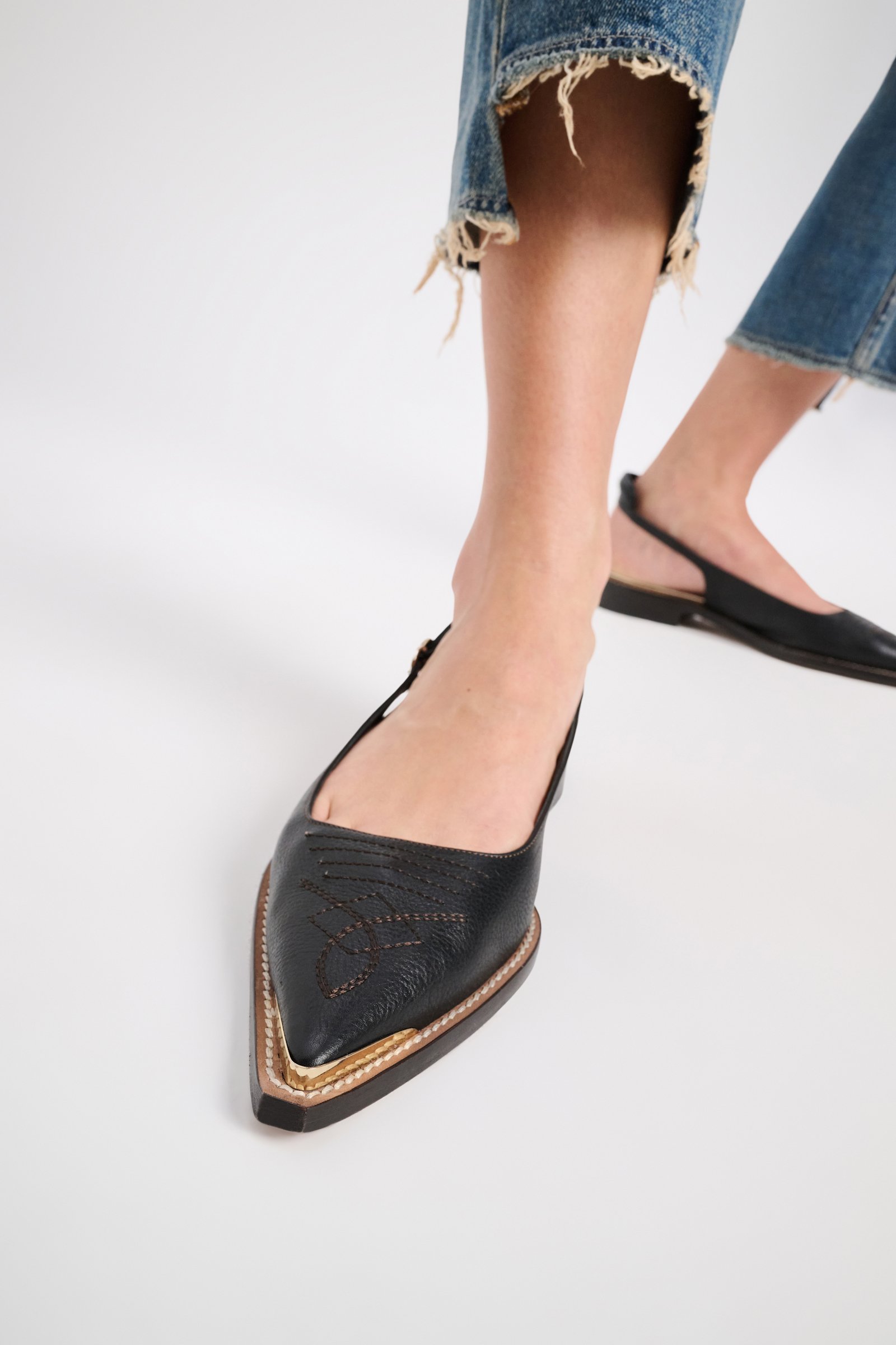 Dorothee Schumacher Western-style pointy toe slingbacks pure black