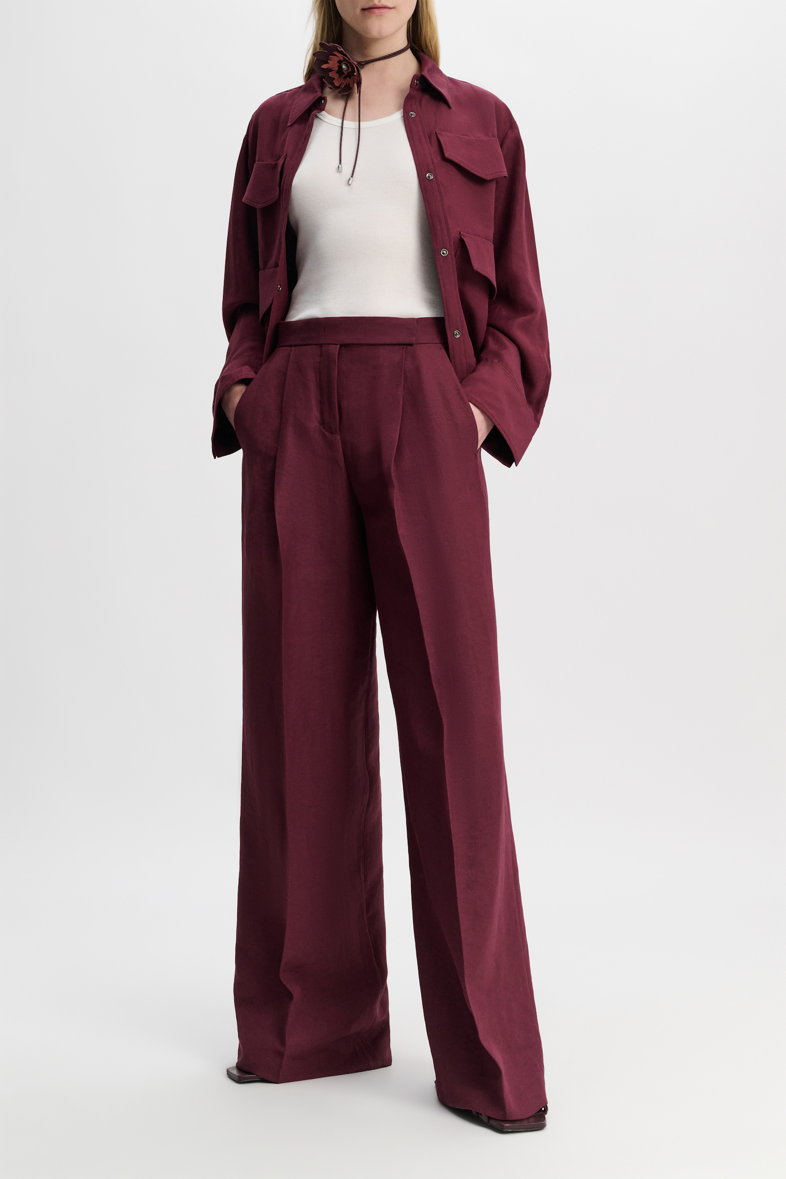 Dorothee Schumacher Wide leg pants in technical linen burgundy