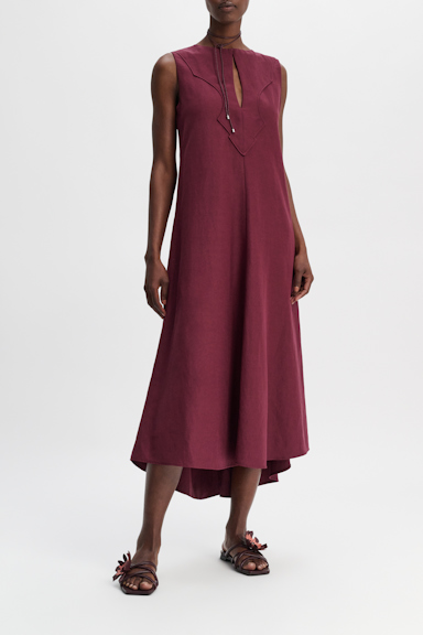 Dorothee Schumacher Western-inspired mid-length dress in technical linen burgundy
