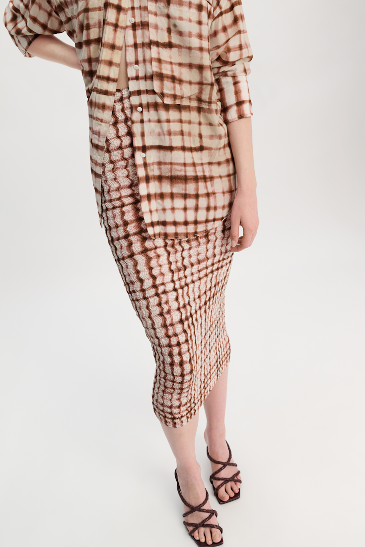 Dorothee Schumacher Silk-viscose plaid pencil skirt with allover smocking brown and rose check