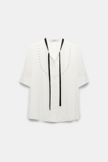 Dorothee Schumacher Bluse mit Stehkragen und Bindeband aus Seiden Crêpe de Chine camellia white