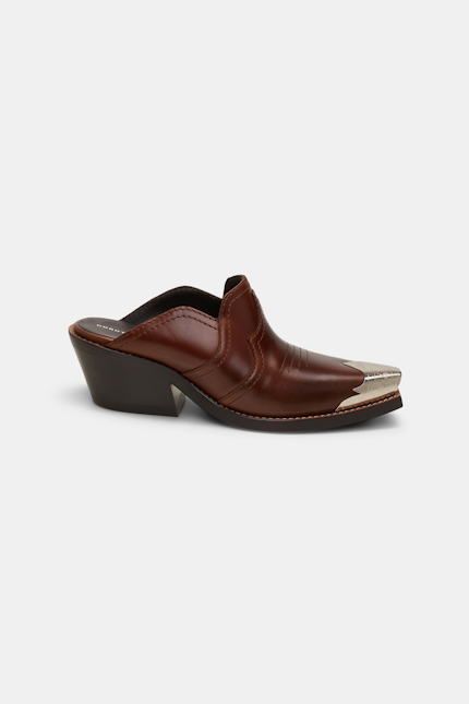 WESTERN COOLNESS mule cowboy Dorothee Schumacher Calfskin mules with Western toe cap umber