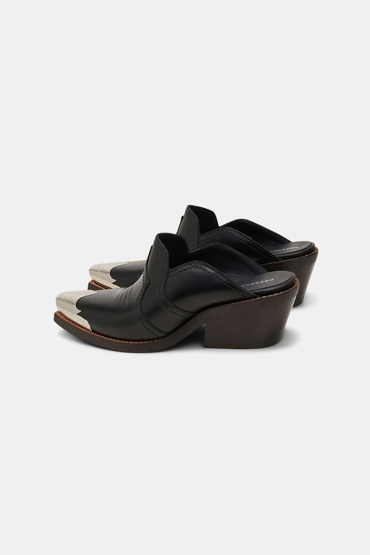 Dorothee Schumacher Calfskin mules with Western toe cap pure black