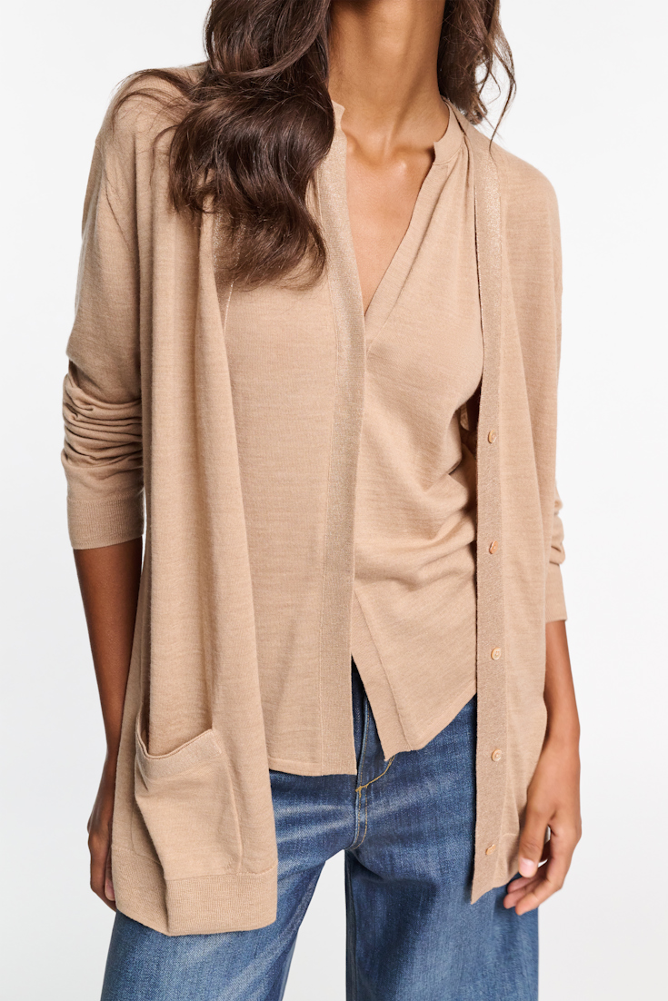 Dorothee Schumacher Langer Cardigan aus Merino mit Gürtelbändern und Folienprint camel