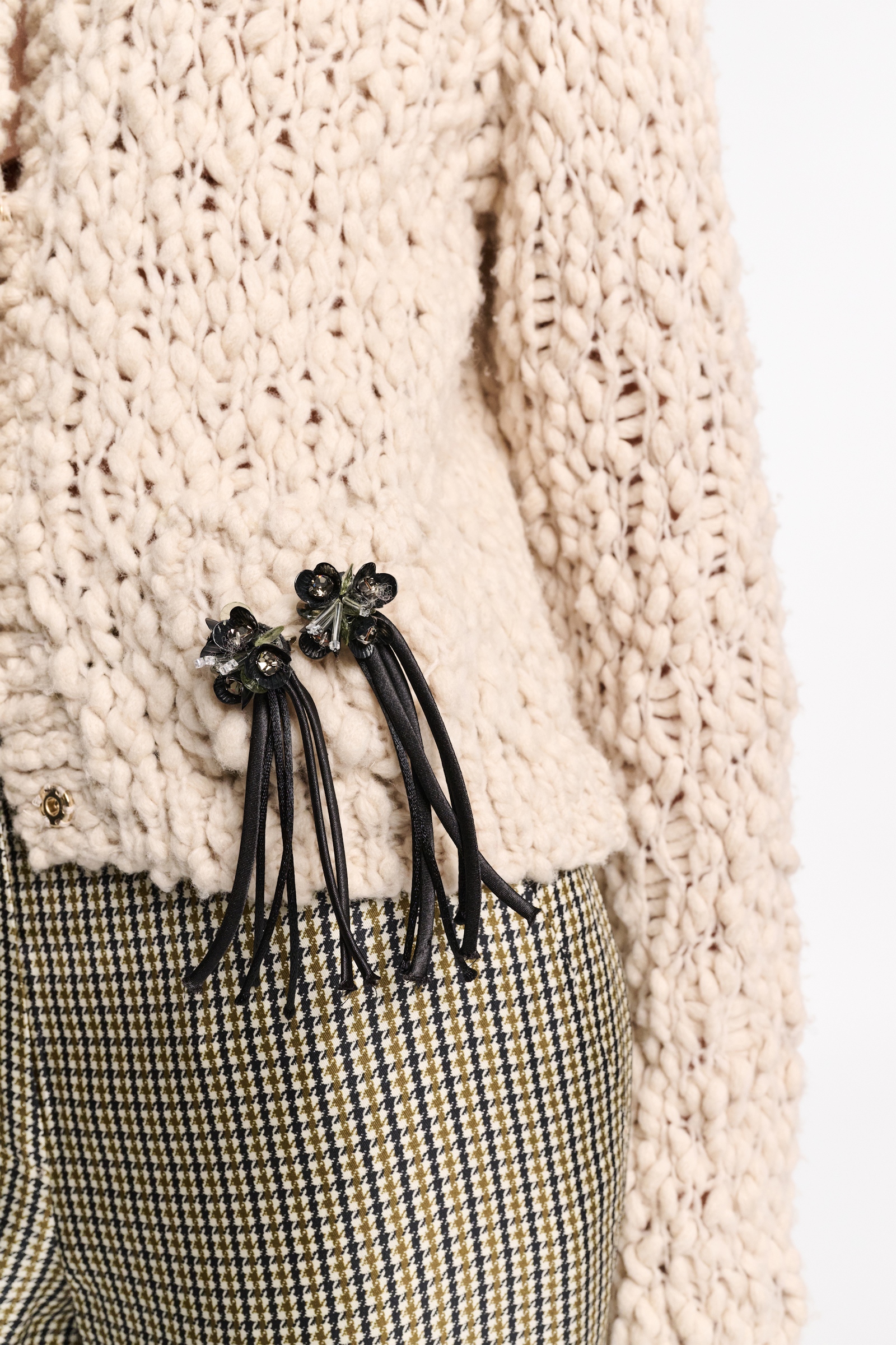 Dorothee Schumacher Wool blend textured knit cropped cardigan with brooch fog
