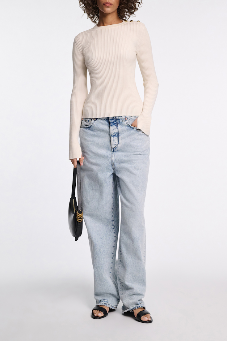 Dorothee Schumacher Pullover aus Wolle-Seide Mix mit goldenen Knöpfen orchid white
