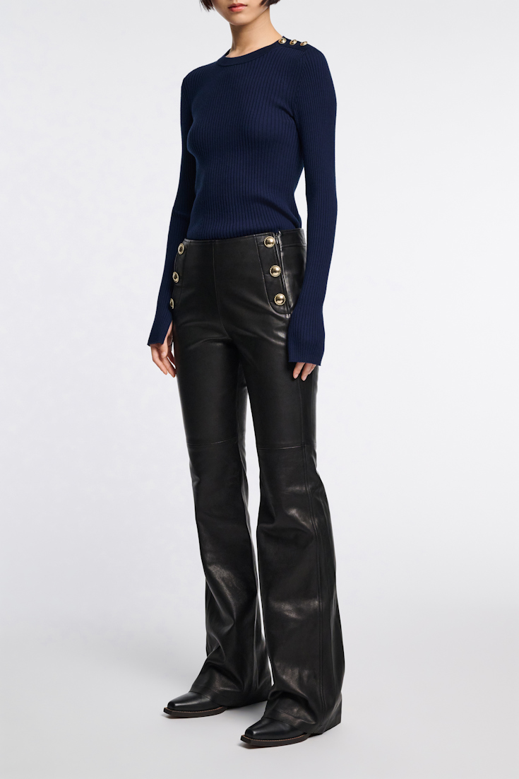 Dorothee Schumacher Pullover aus Wolle-Seide Mix mit goldenen Knöpfen midnight