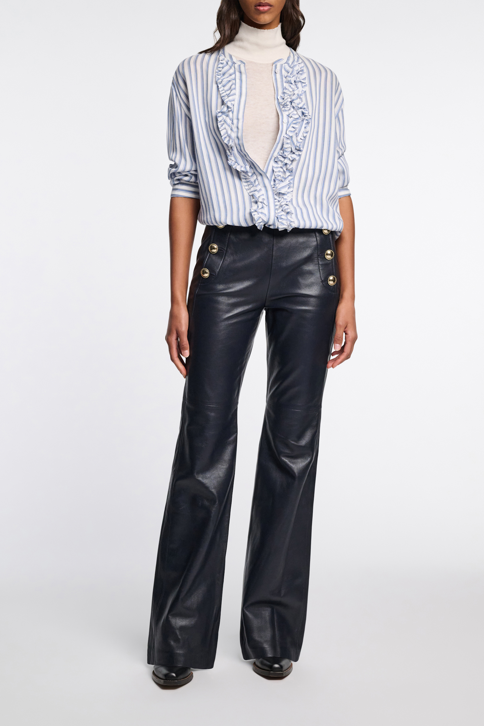 Dorothee Schumacher Hose aus Lammleder mit goldenen Knöpfen dark navy