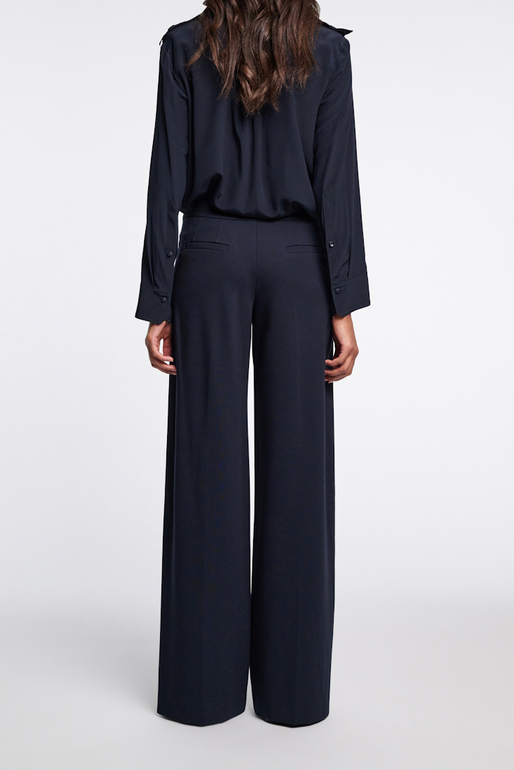 Dorothee Schumacher Hose aus Punto Milano mit goldenen Knöpfen dark navy