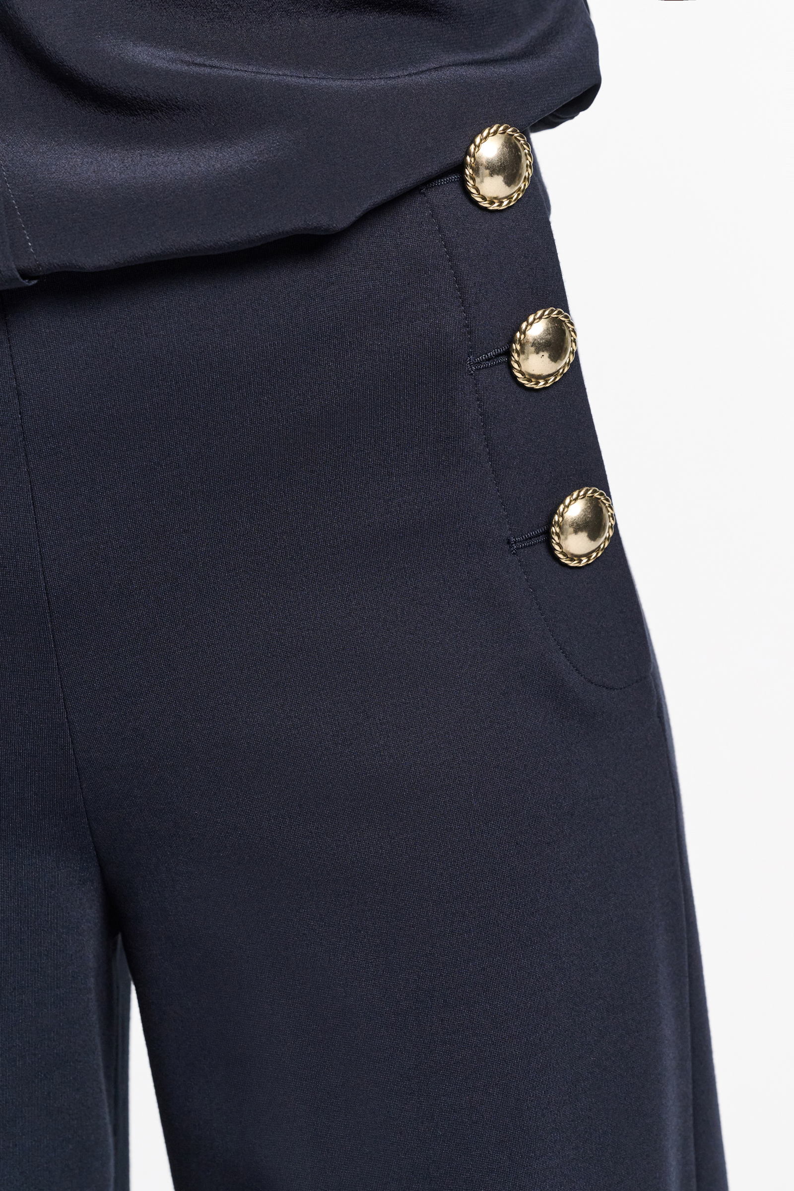 Dorothee Schumacher Hose aus Punto Milano mit goldenen Knöpfen dark navy