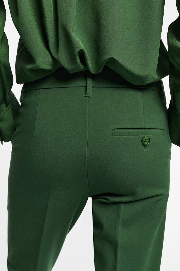 Dorothee Schumacher Zigarettenhose aus Punto Milano gras green