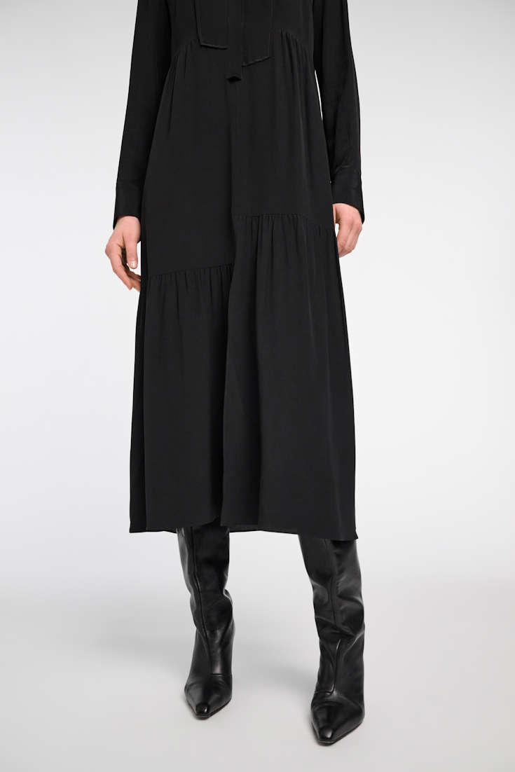 Dorothee Schumacher Seidenkleid mit Details aus Seiden Crêpe de Chine pure black