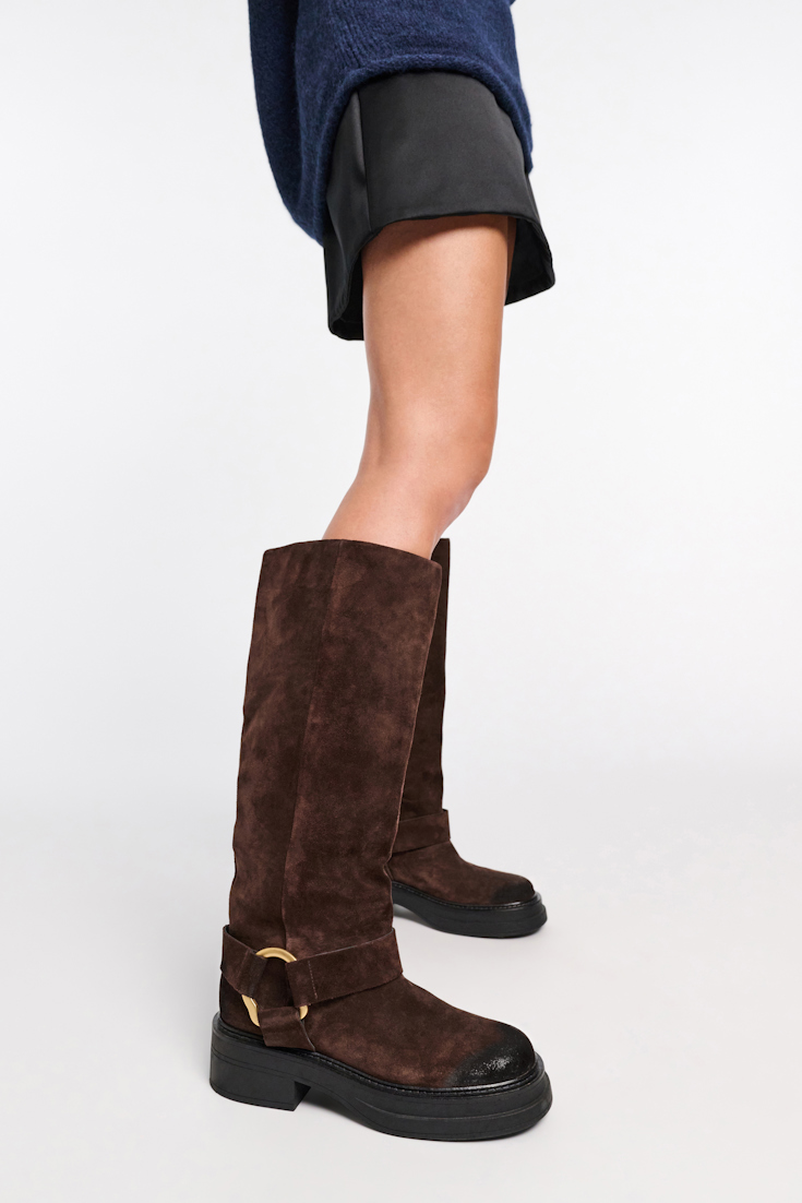 Dorothee Schumacher Hohe Combatboots aus gewachstem Wildleder mit Signature Ring-Detail chocolate brown
