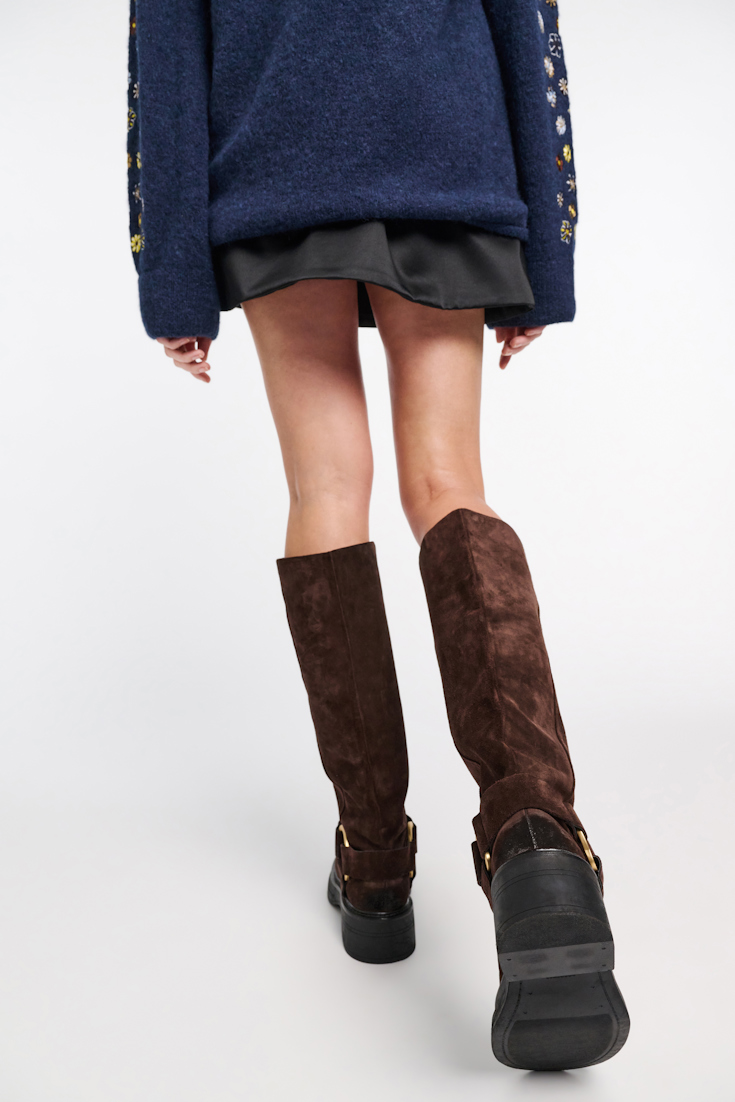 Dorothee Schumacher Hohe Combatboots aus gewachstem Wildleder mit Signature Ring-Detail chocolate brown