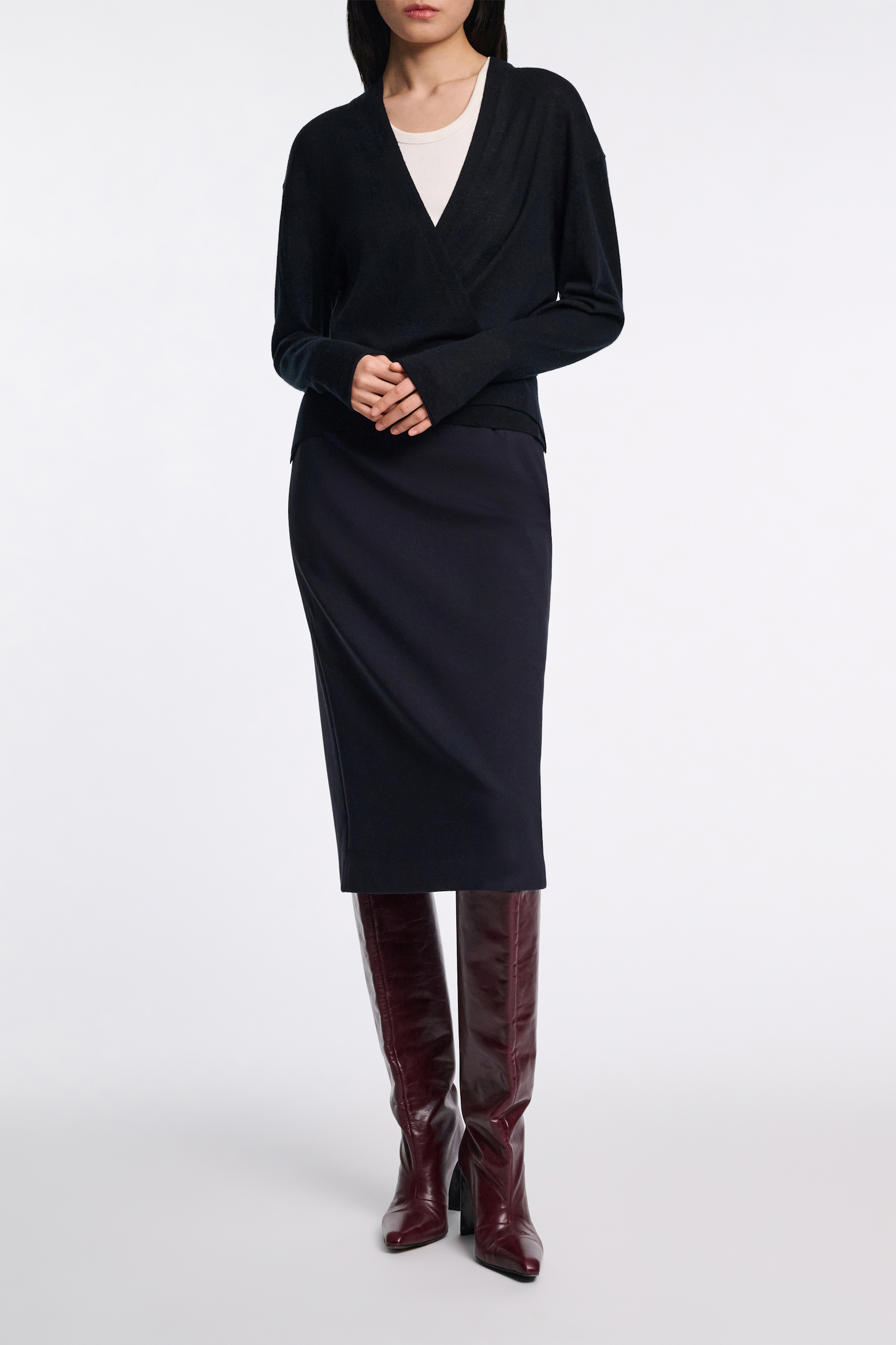 Dorothee Schumacher Wool-cashmere pullover with overlap hem pure black