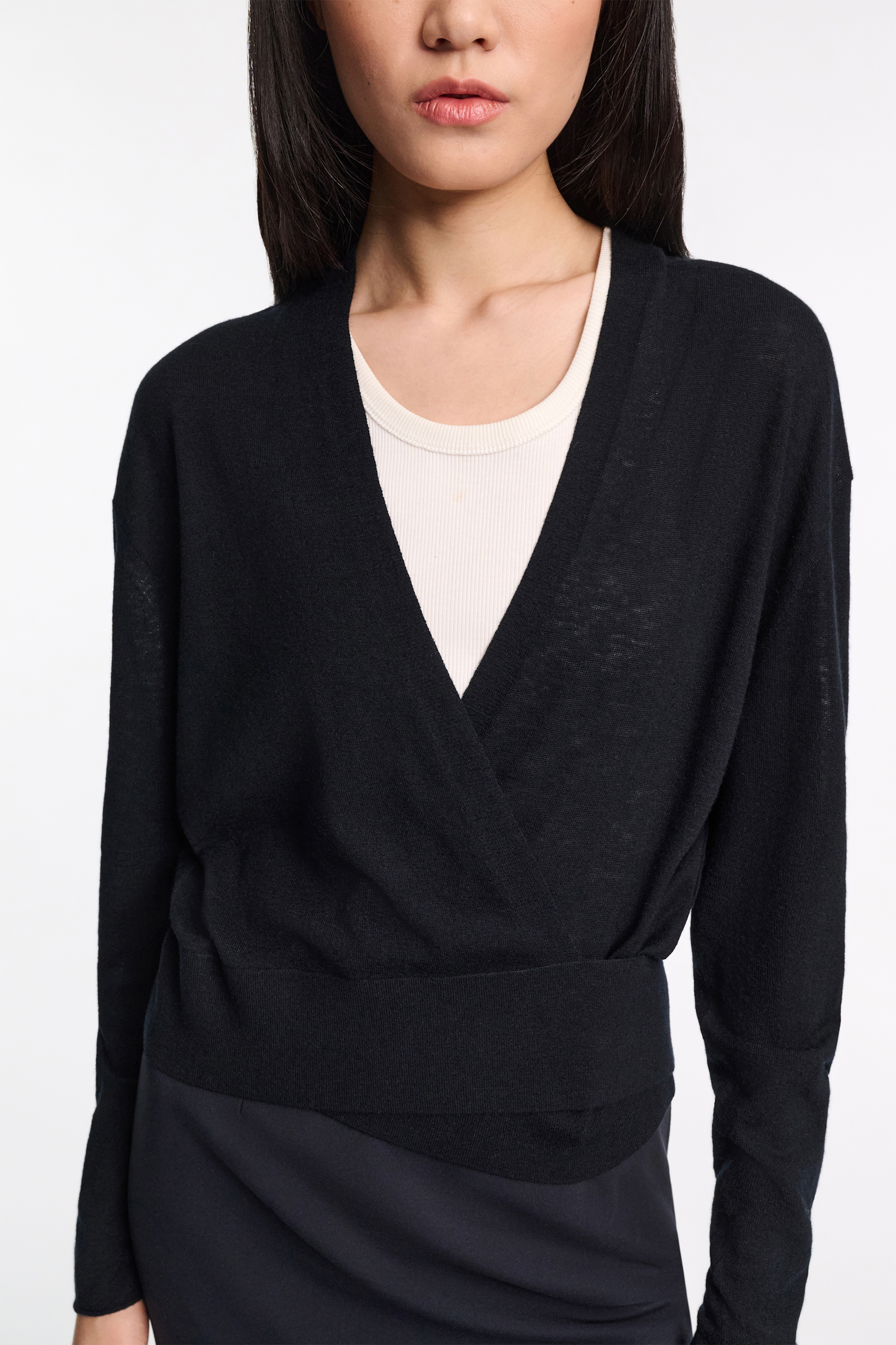 Dorothee Schumacher Wool-cashmere pullover with overlap hem pure black