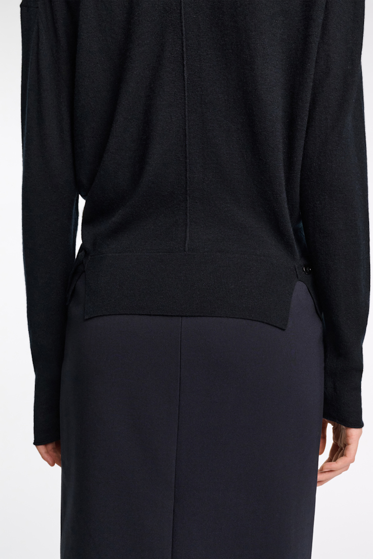 Dorothee Schumacher Wool-cashmere pullover with overlap hem pure black