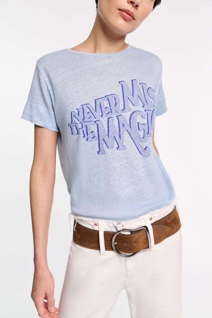 Dorothee Schumacher T-Shirt mit NEVER MISS THE MAGIC Print magic cornflower