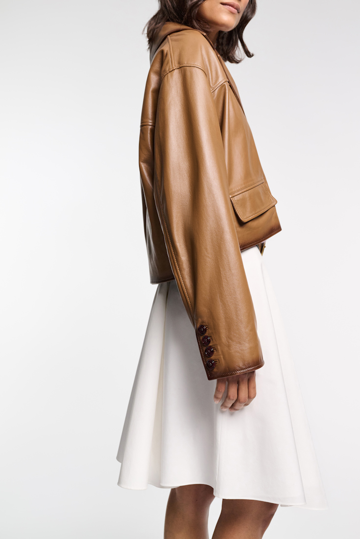 Dorothee Schumacher Verkürzter Blazer aus Lammleder tobacco