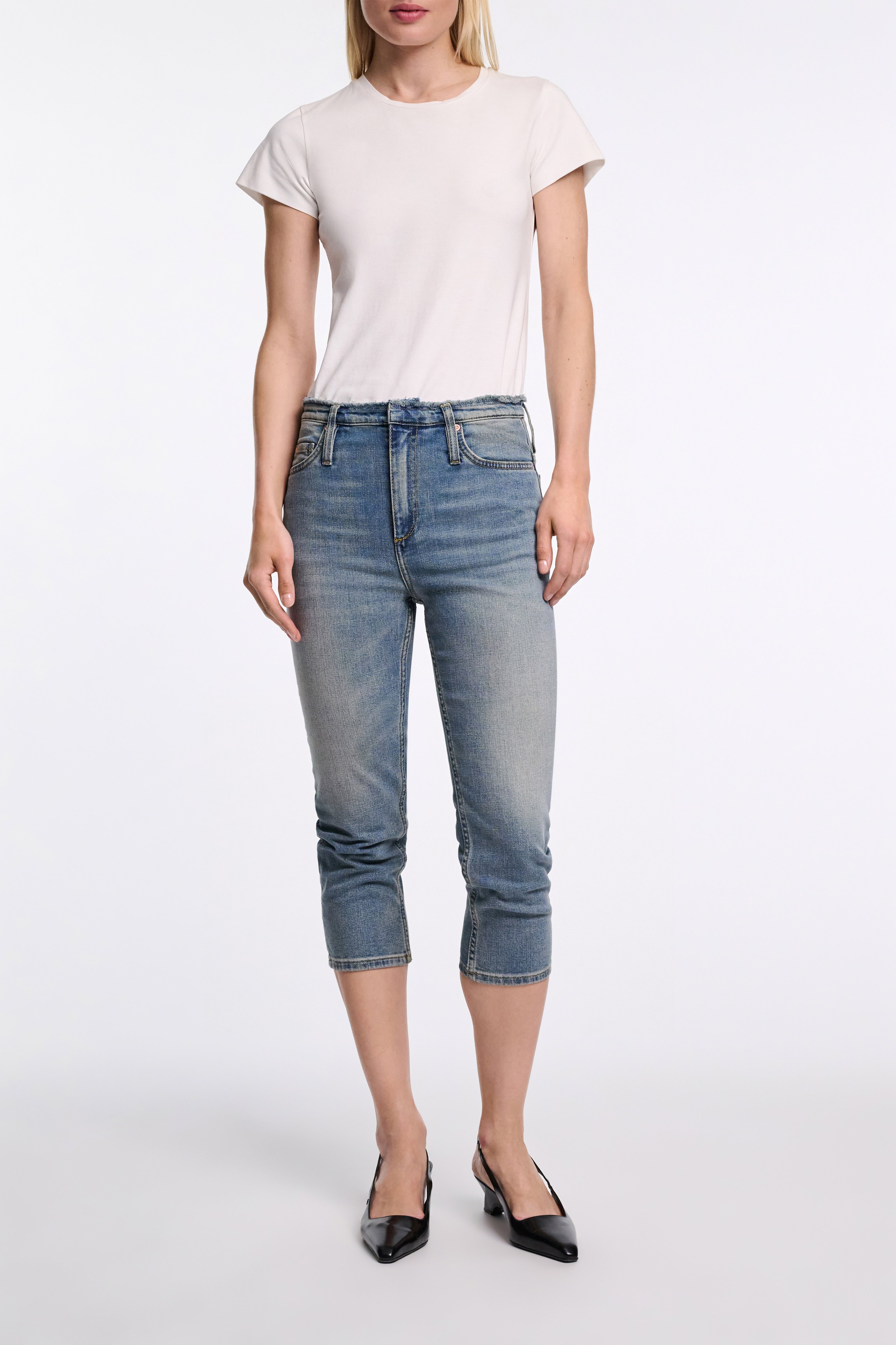 Dorothee Schumacher Fitted capri jeans with frayed