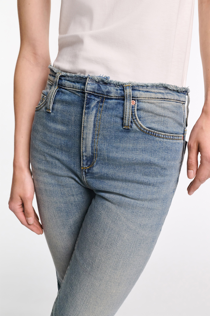 Dorothee Schumacher Fitted capri jeans with frayed waist vintage blue