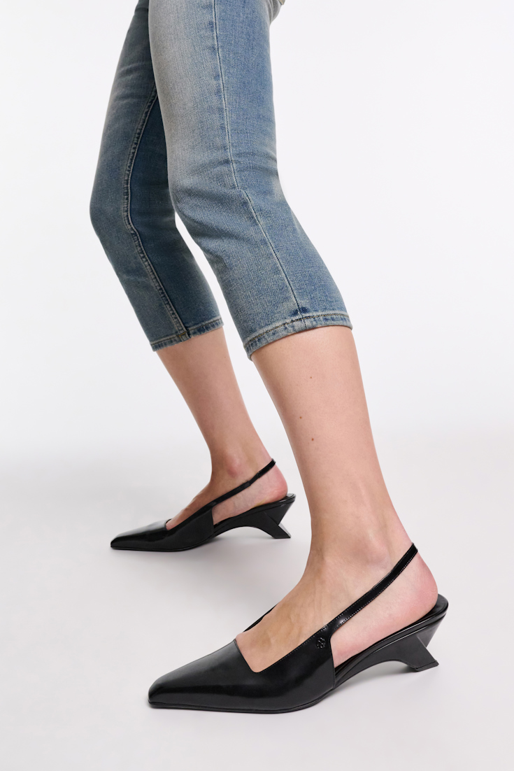 Dorothee Schumacher Fitted capri jeans with frayed waist vintage blue