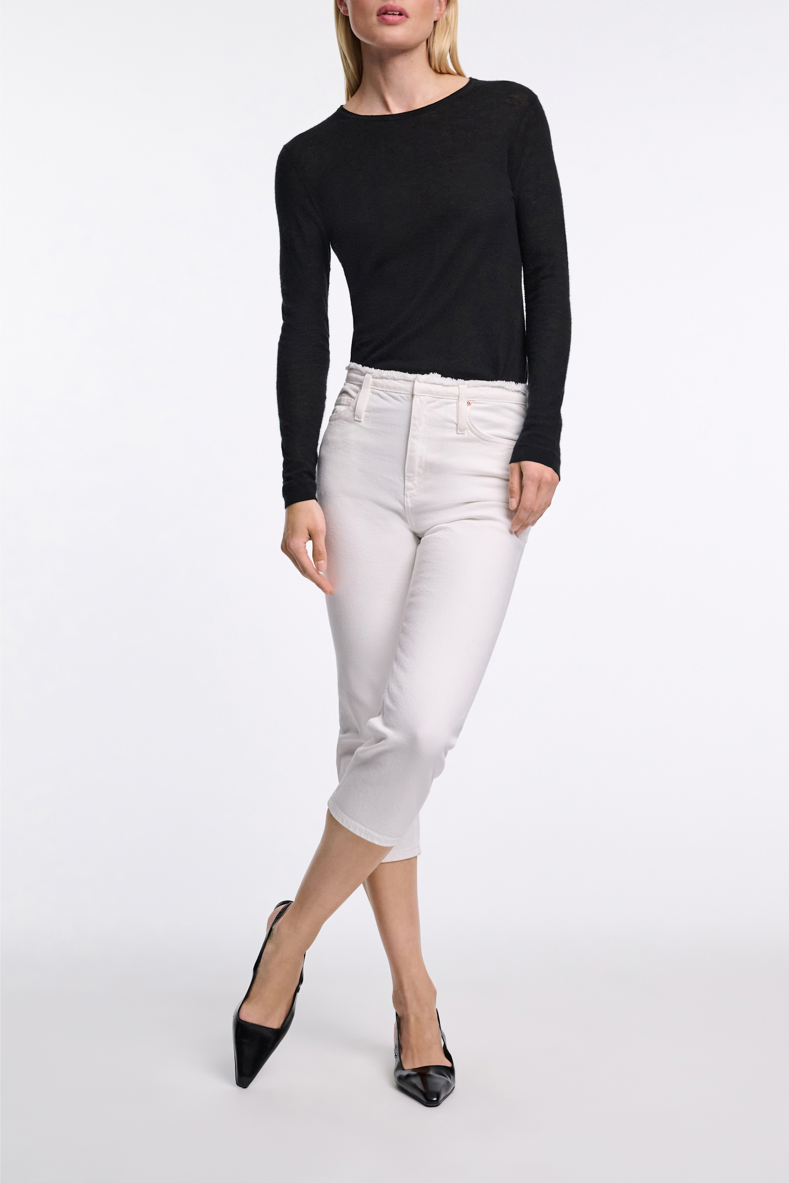 Dorothee Schumacher Fitted capri jeans with frayed waist pure white