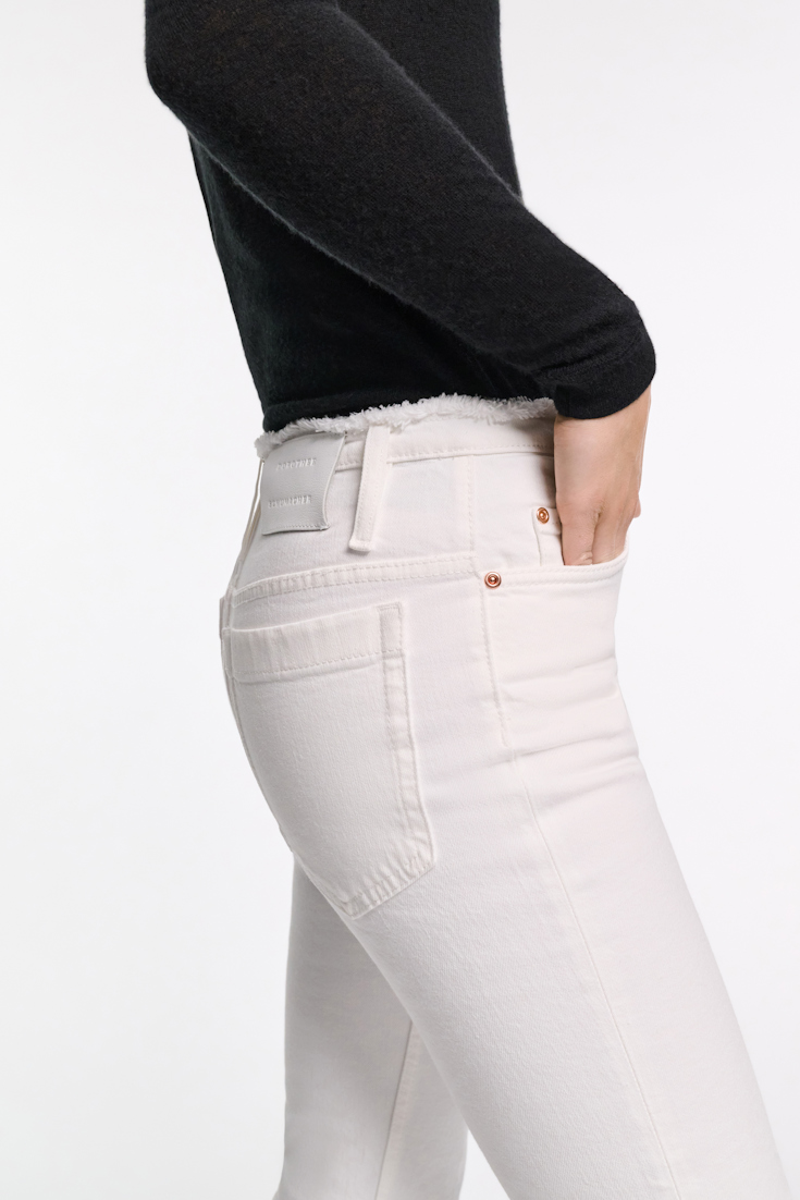 Dorothee Schumacher Fitted capri jeans with frayed waist pure white