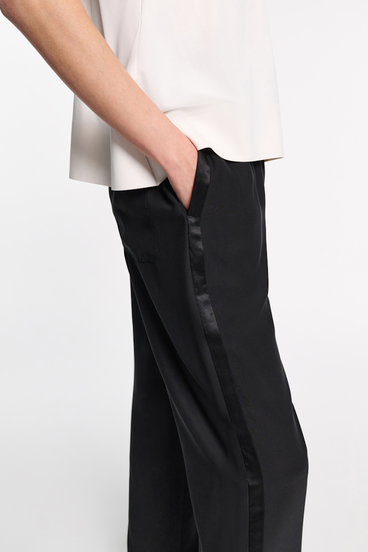 Dorothee Schumacher Satin drawstring pants pure black
