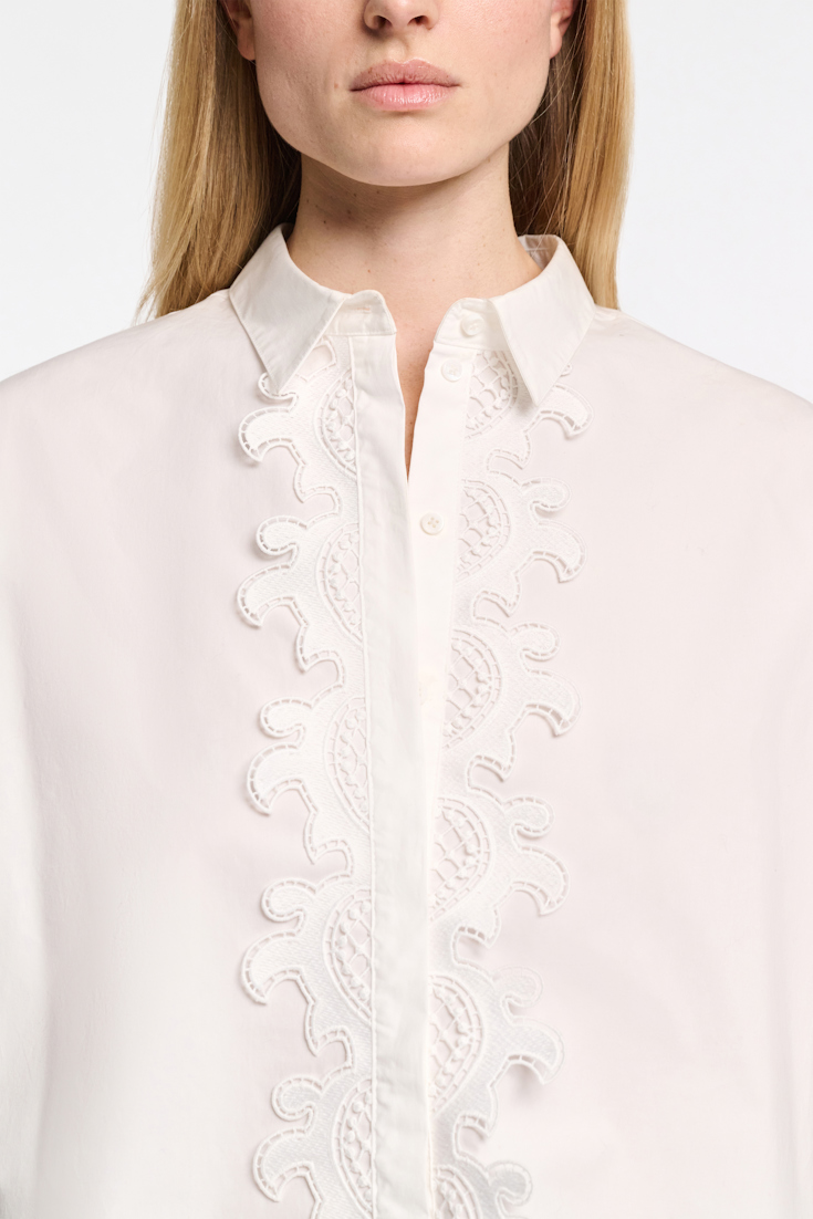 Dorothee Schumacher Bluse mit Spitzendetail aus Baumwoll-Popeline pure white