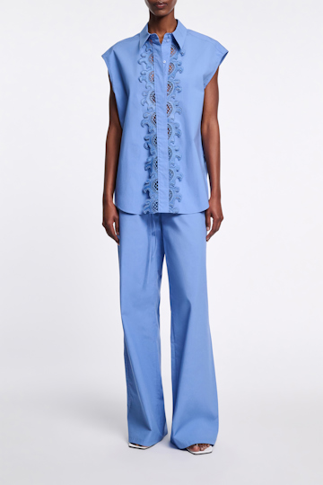 Dorothee Schumacher Ärmellose Bluse mit Spitzendetail azure blue