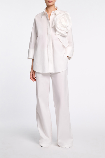 Dorothee Schumacher Bluse mit Maxi-Blumenbrosche pure white