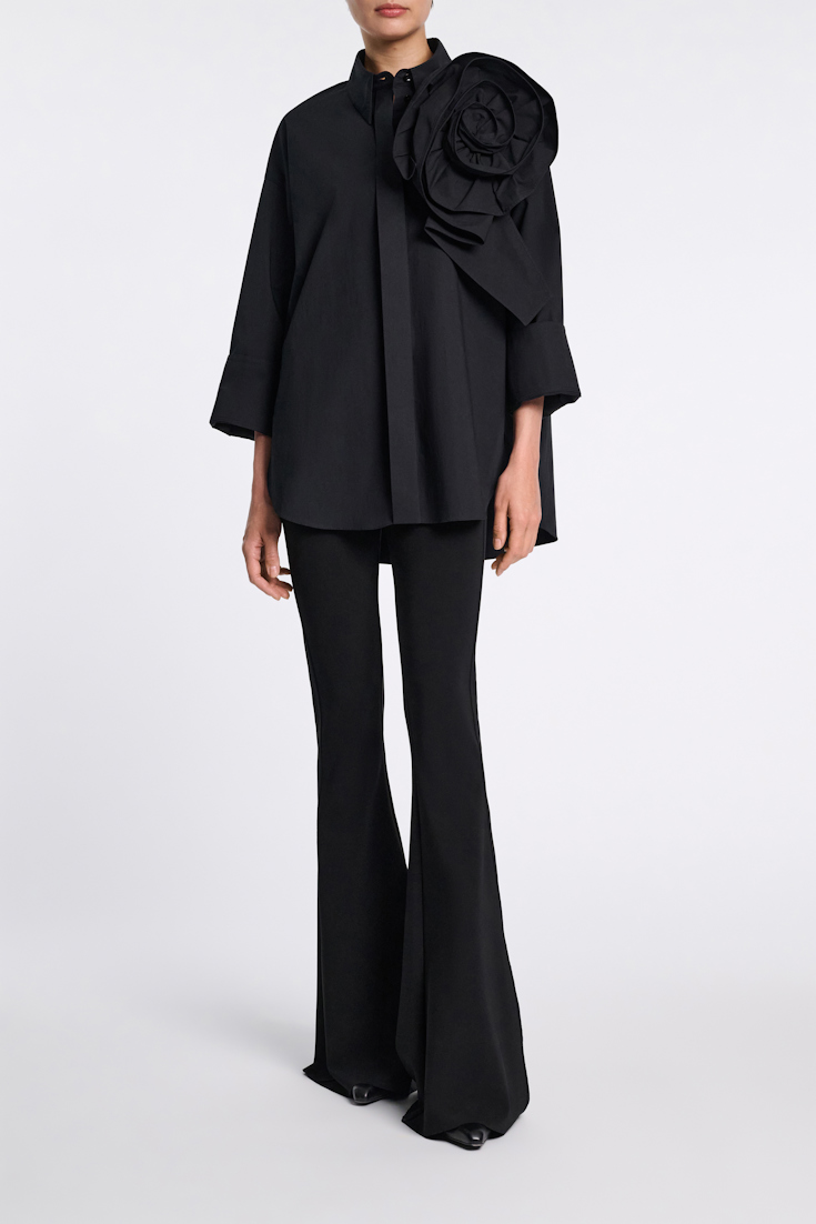 Dorothee Schumacher Bluse mit Maxi-Blumenbrosche pure black