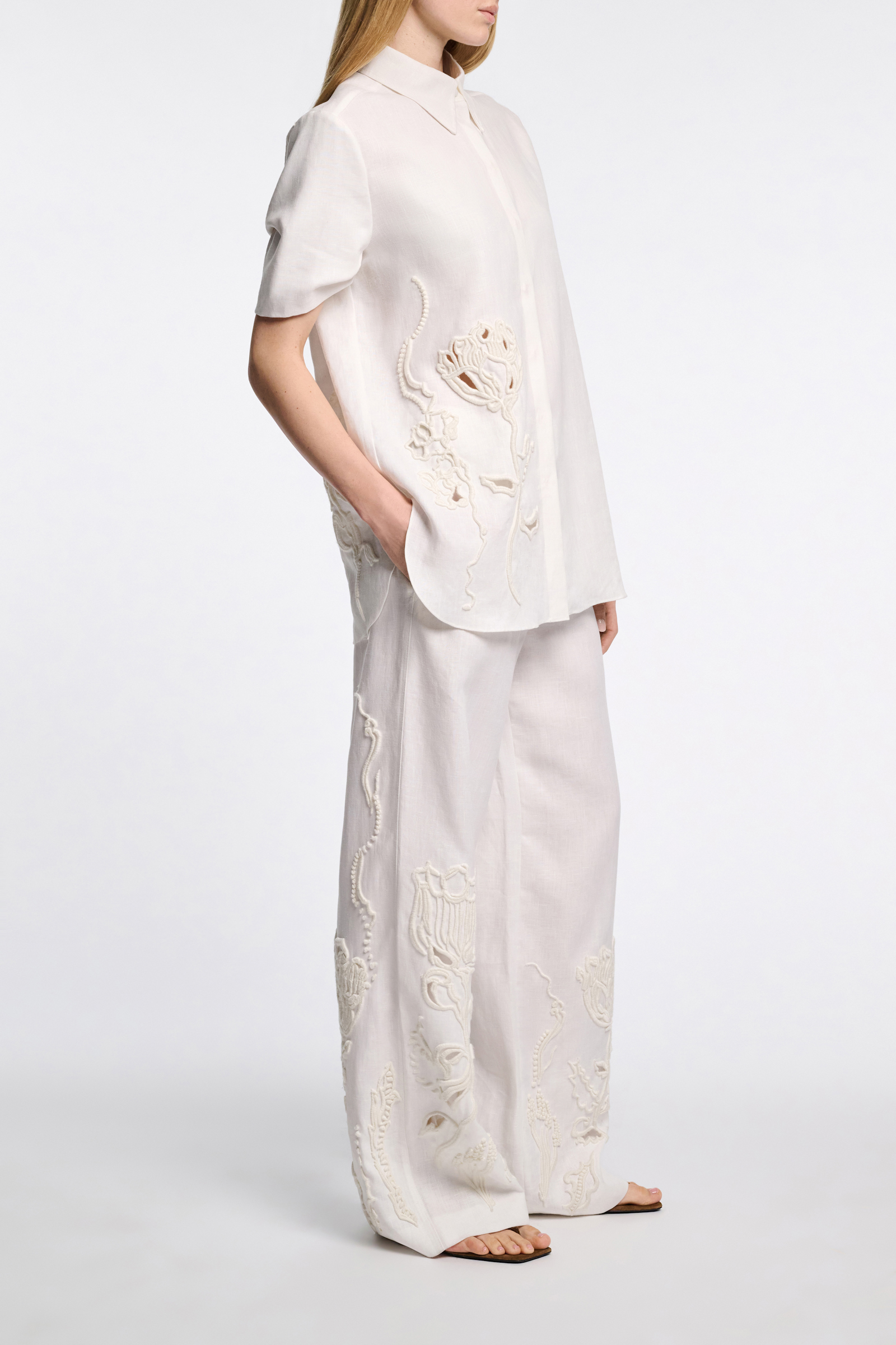 Dorothee Schumacher Hose aus besticktem Leinen camellia white
