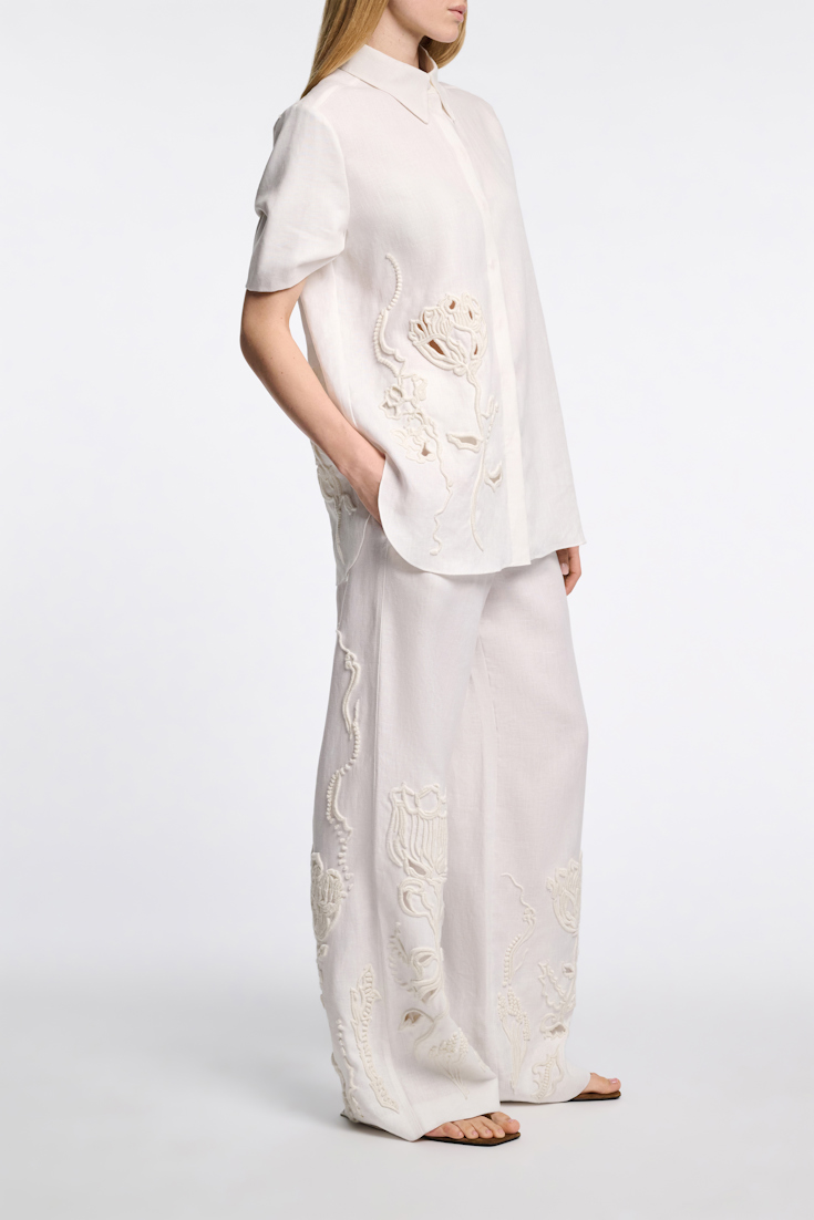 Dorothee Schumacher Linen shirt with decorative embroidery camellia white