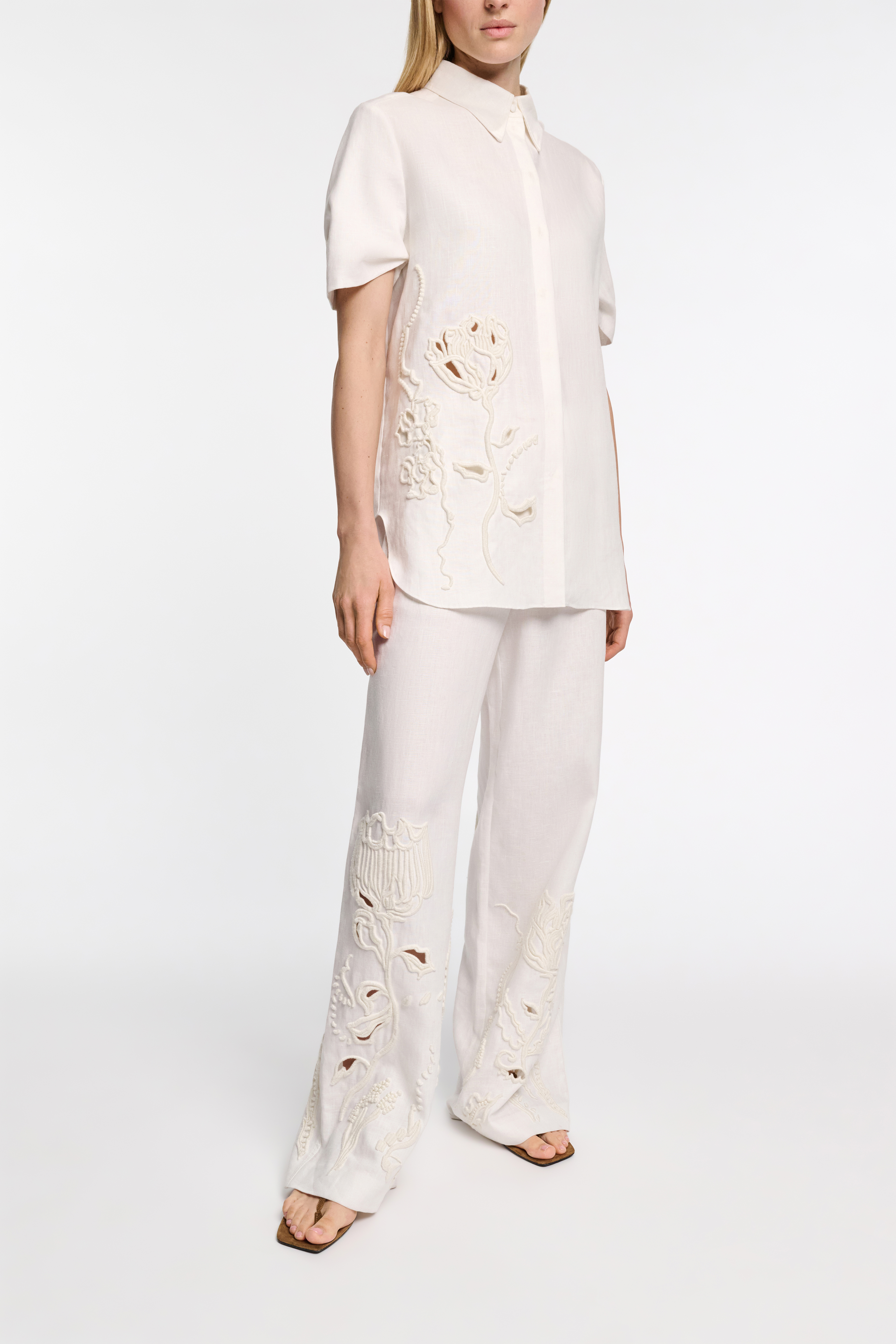 deres】blooming embroidery blouse (ホワイト)