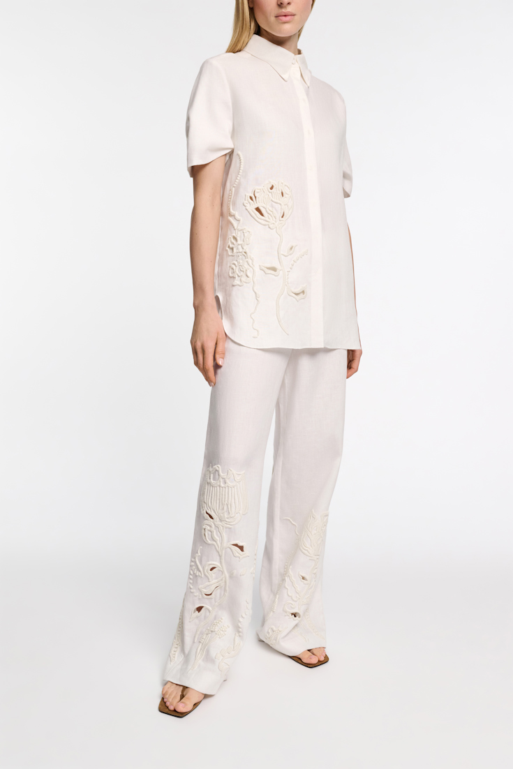Dorothee Schumacher Linen shirt with decorative embroidery camellia white