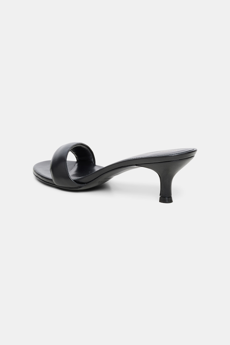 Dorothee Schumacher Mules mit Kitten-Heel pure black