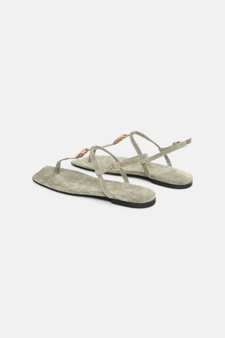Dorothee Schumacher Flache Sandalen mit T-Strap soft green