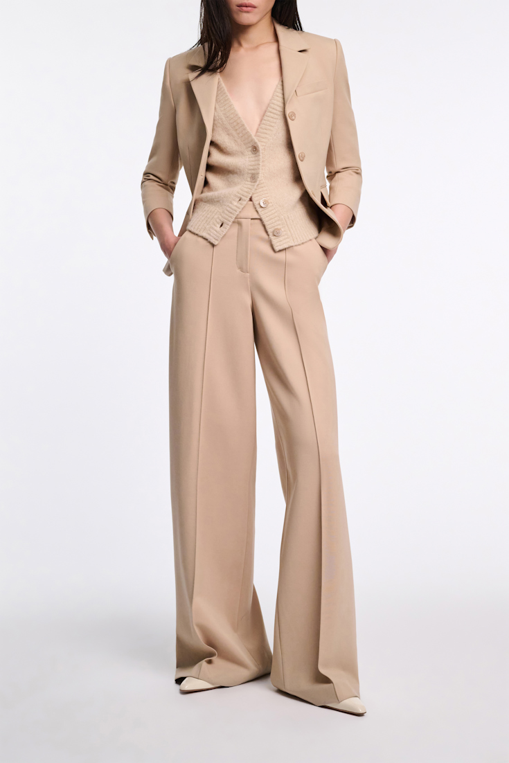 Dorothee Schumacher Extra soft cashmere V-neck cardigan baby camel