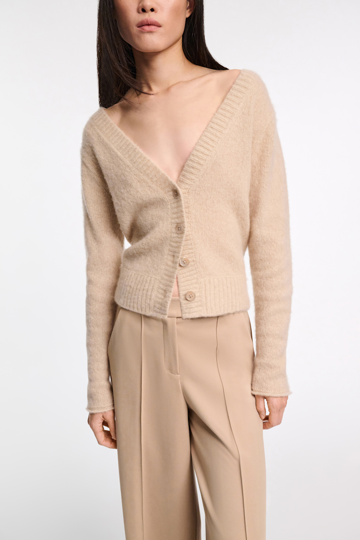 Dorothee Schumacher Extra soft cashmere V-neck cardigan baby camel