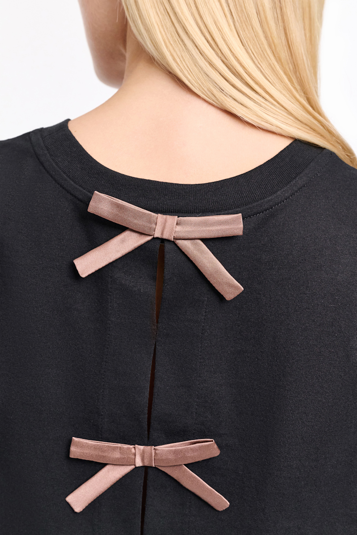 Dorothee Schumacher T-shirt with satin bows on the back pure black