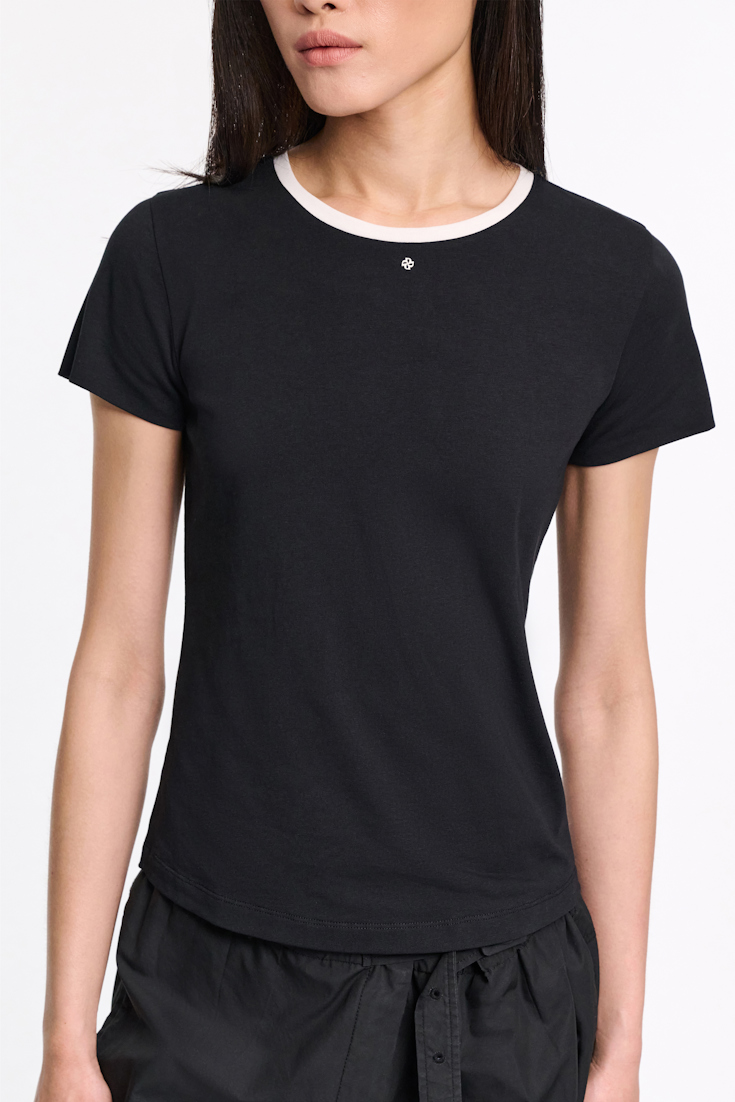 Dorothee Schumacher T-shirt with D-rose embellishment pure black