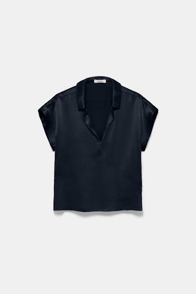 Dorothee Schumacher Kurze T-Shirt Bluse aus Seidencharmeuse dark navy
