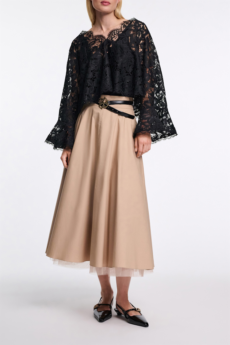 Dorothee Schumacher Verkürzte Bluse aus Spitze pure black