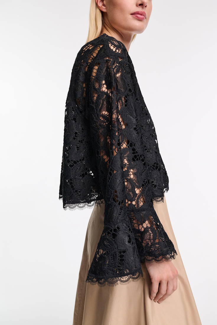 Dorothee Schumacher Verkürzte Bluse aus Spitze pure black